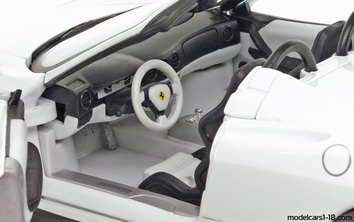 2000 - Ferrari 360 Spider Hot Wheels 1/18 (Weiß) Innenraum Armaturenbrett