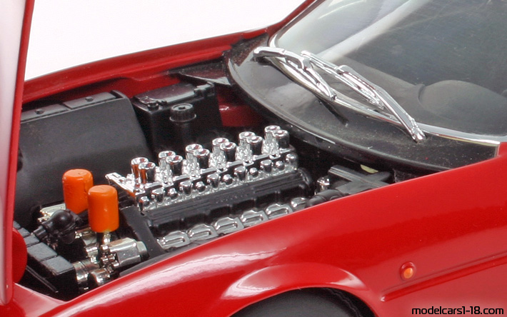 1968 - Ferrari 365 GTB/4 Daytona Hot Wheels 1/18 (Rot) Motor