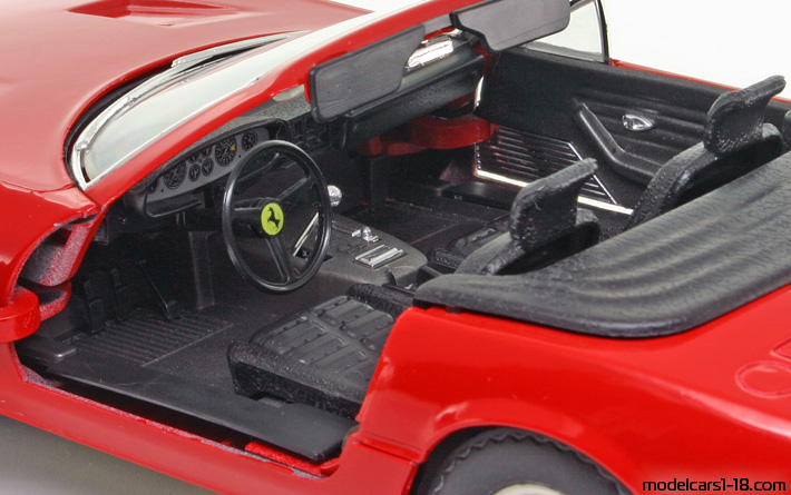 1970 - Ferrari 365 GTS/4 Daytona Solido 1/18 (Rot) Innenraum Armaturenbrett