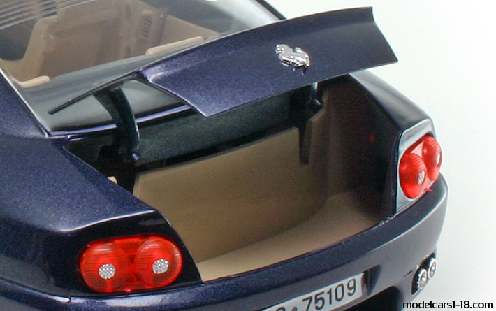 1992 - Ferrari 456 GT Bburago 1/18 (Blau) Kofferraum / Klappbare Scheinwerfer