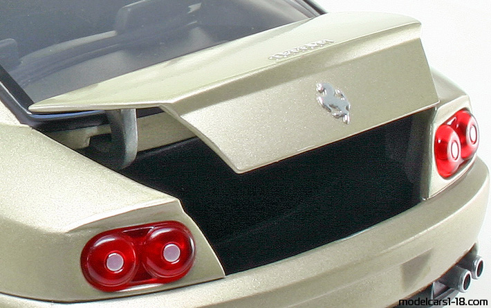 1998 - Ferrari 456M GT Hot Wheels 1/18 (Gold) Kofferraum / Klappbare Scheinwerfer