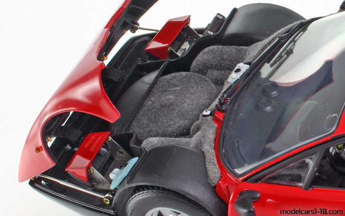 1981 - Ferrari 512 BB Kyosho 1/18 (Rot / Schwarz) Kofferraum / Klappbare Scheinwerfer