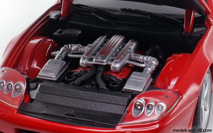 2002 - Ferrari 575M Maranello Hot Wheels 1/18 (Rot) Motor