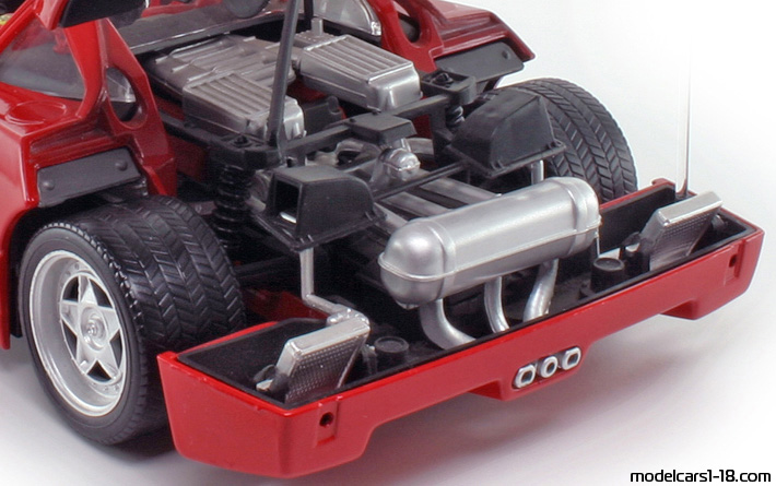 1987 - Ferrari F40 Polistil 1/18 (Rot) Motor