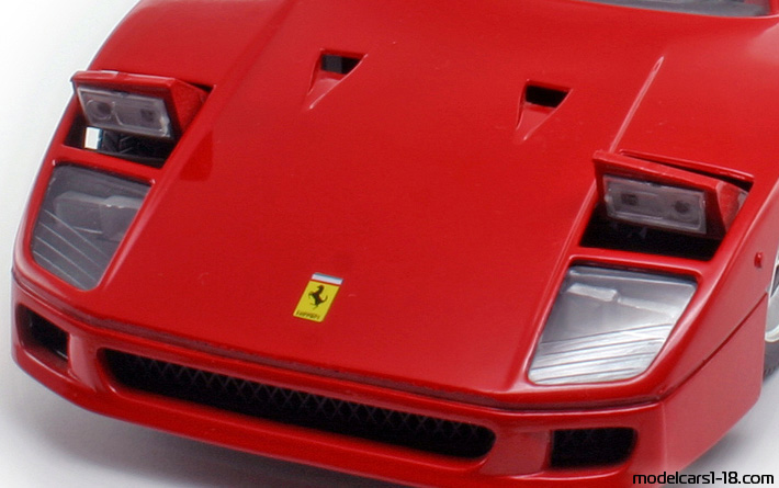 1987 - Ferrari F40 Polistil 1/18 (Rot) Kofferraum / Klappbare Scheinwerfer