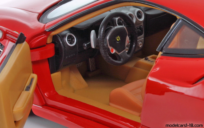2005 - Ferrari F430 Hot Wheels 1/18 (Rot) Innenraum Armaturenbrett