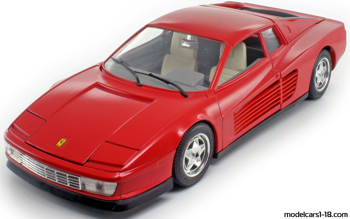 1984 - Ferrari Testarossa Bburago 1/18 (Rot) Vorne linke Seite