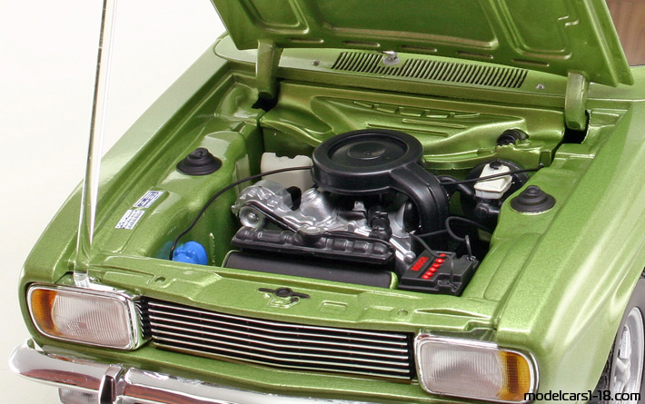 1969 - Ford Capri Minichamps 1/18 (Grün) Motor