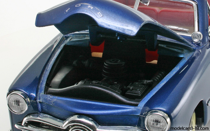1949 - Ford Convertible Mira 1/18 (Blau) Motor