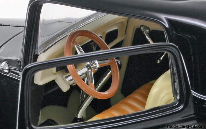 1932 - Ford Coupe (Model B) Road Signature 1/18 (Schwarz) Innenraum Armaturenbrett