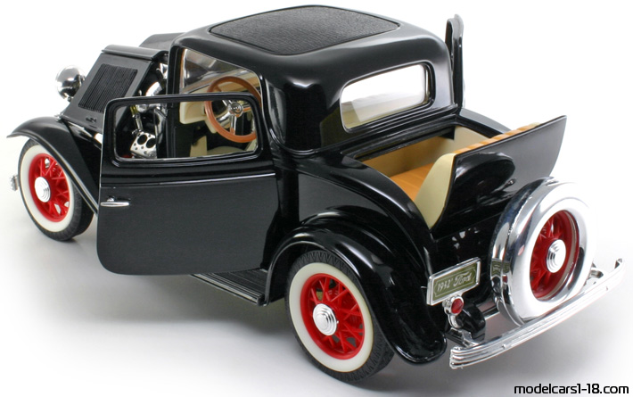 1932 - Ford Coupe (Model B) Road Signature 1/18 (Schwarz) Zu öffnende Teile