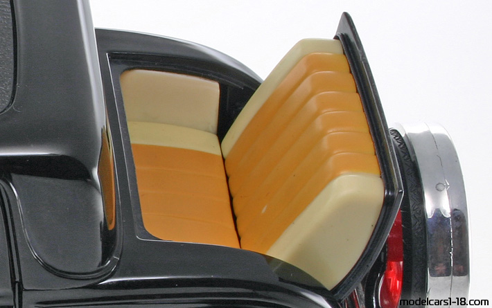 1932 - Ford Coupe (Model B) Road Signature 1/18 (Schwarz) Kofferraum / Klappbare Scheinwerfer