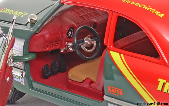 1949 - Ford Coupe Mira 1/18 (Grün / Rot) Innenraum Armaturenbrett