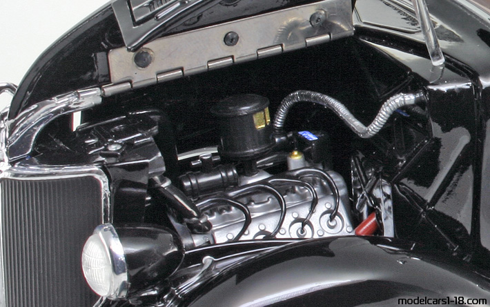 1936 - Ford Deluxe Welly 1/18 (Schwarz) Motor