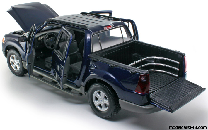 2000 - Ford Explorer Sport Trac Maisto 1/18 (Blau) Zu öffnende Teile