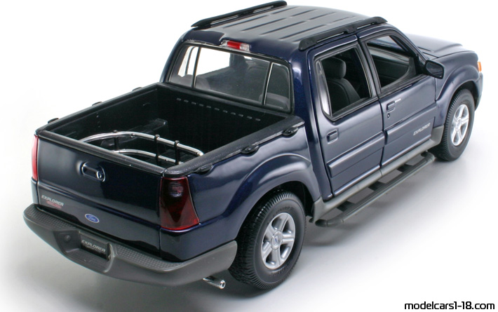 2000 - Ford Explorer Sport Trac Maisto 1/18 (Blau) Hinten rechte seite