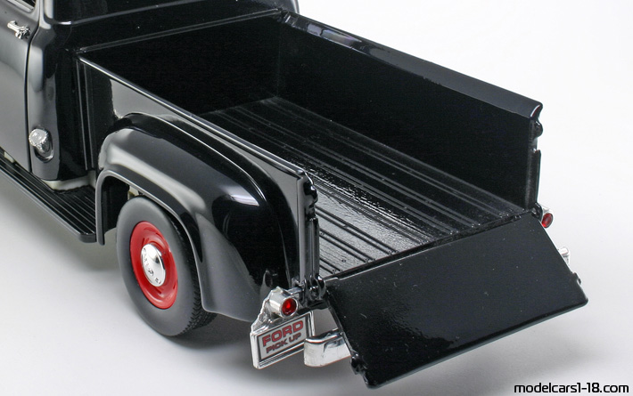 1953 - Ford F-100 Road Legends 1/18 (Schwarz) Kofferraum / Klappbare Scheinwerfer