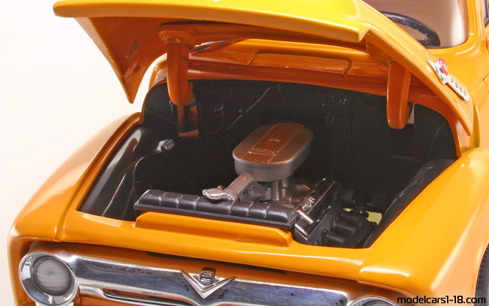 1956 - Ford F-100 ERTL 1/18 (Orange) Motor