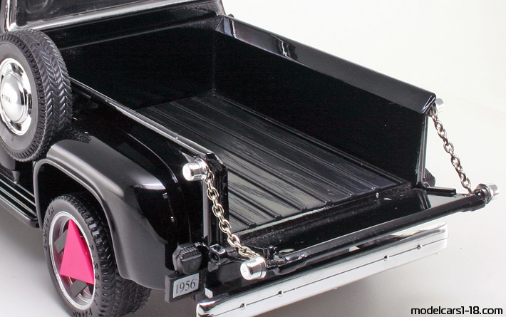 1956 - Ford F-100 Mira 1/18 (Schwarz) Kofferraum / Klappbare Scheinwerfer