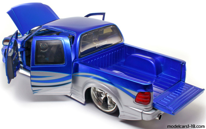 2003 - Ford F-150 Super Crew Jada Toys 1/18 (Blau / Silber) Zu öffnende Teile