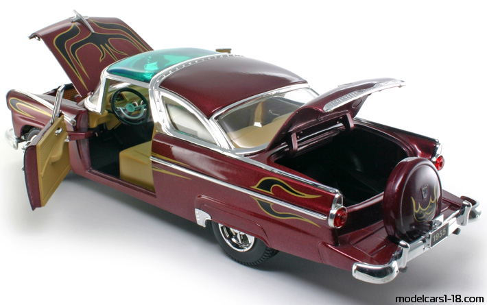 1955 - Ford Fairlane Crown Victoria Road Tough 1/18 (Rot / Schwarz) Zu öffnende Teile