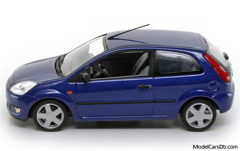 2002 - Ford Fiesta Minichamps 1/43 (Blau) Seite