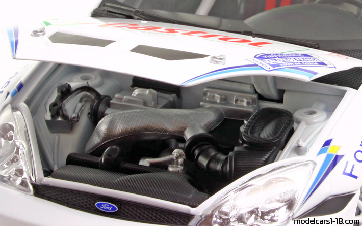 2003 - Ford Focus WRC Solido 1/18 (Weiß / Blau) Motor