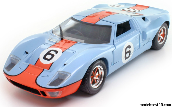 1966 - Ford GT40 Universal Hobbies 1/18 (Blau / Orange) Vorne linke Seite
