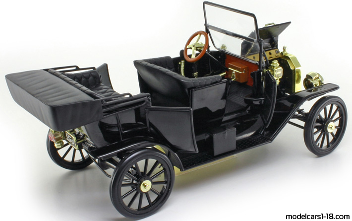 1908 - Ford Model T Universal Hobbies 1/18 (Schwarz) Zu öffnende Teile