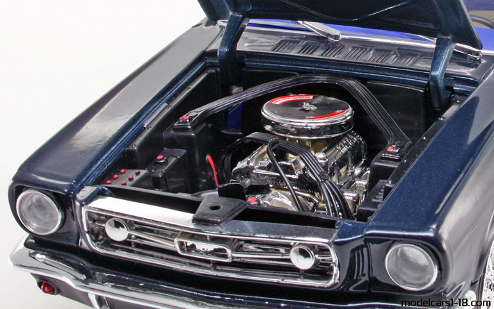 1965 - Ford Mustang GT Fastback Jouef Evolution 1/18 (Blau) Motor