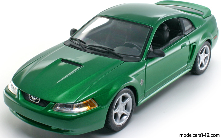 1999 - Ford Mustang GT Maisto 1/18 (Grün) Vorne linke Seite