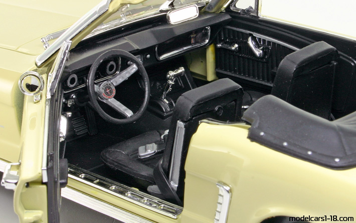 1964 - Ford Mustang Motor Max 1/18 (Gelb) Innenraum Armaturenbrett