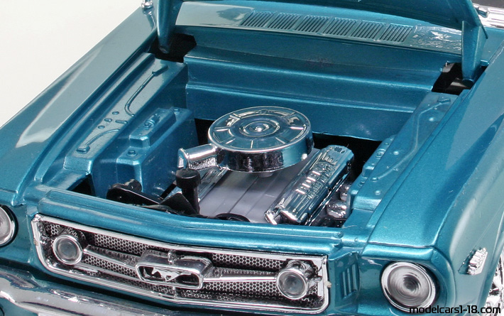 1965 - Ford Mustang Mira 1/18 (Grün) Motor