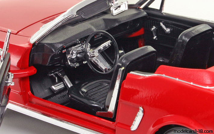 1965 - Ford Mustang Mira 1/18 (Rot) Innenraum Armaturenbrett