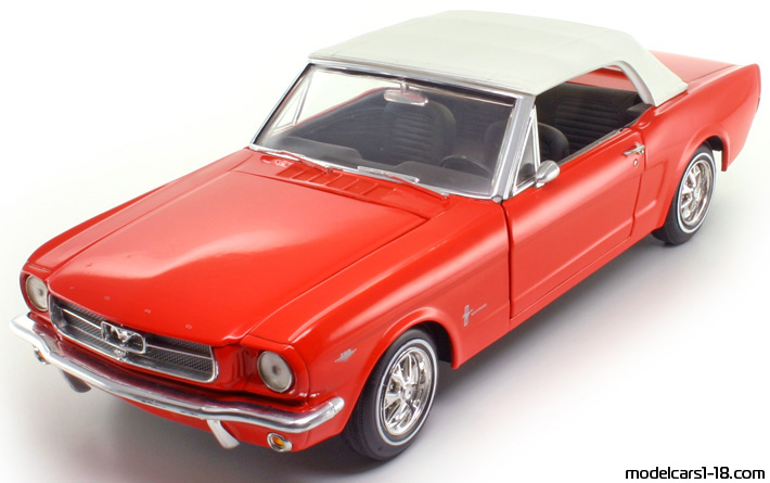 1965 - Ford Mustang Revell 1/18 (Red) Vorne linke Seite