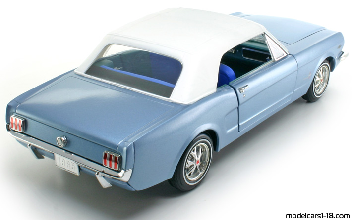 1965 - Ford Mustang Revell 1/18 (Blau) Hinten rechte seite