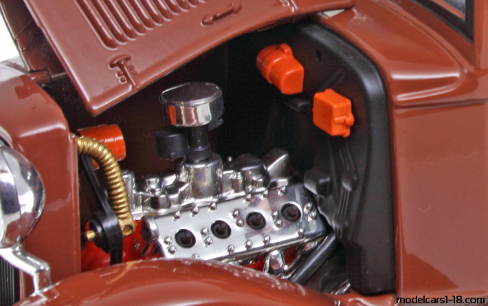 1934 - Ford Pickup (Model BB) Road Legends 1/18 (Braun) Motor