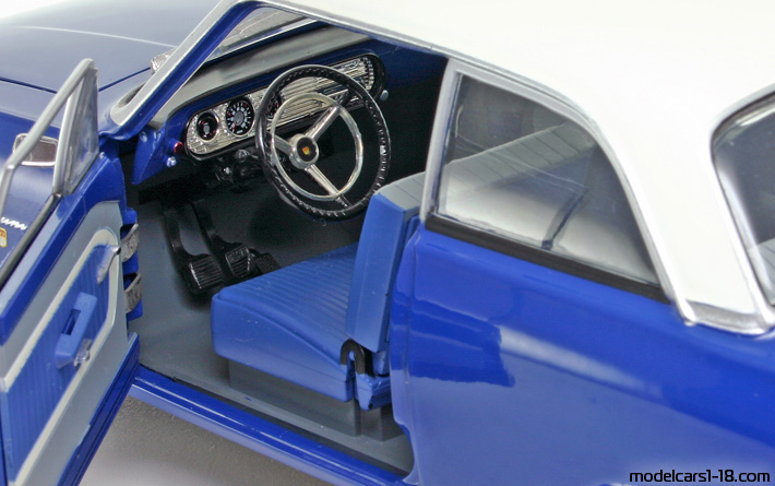 1960 - Ford Taunus 17M (P3) Revell 1/18 (Blau / Weiß) Innenraum Armaturenbrett