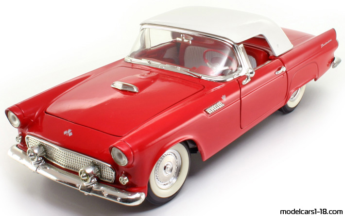 1956 - Ford Thunderbird Revell 1/18 (Red / Weiß) Vorne linke Seite