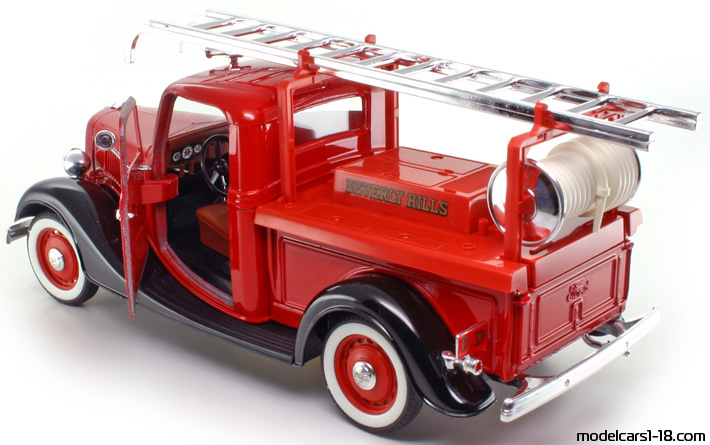 1936 - Ford V8 Fire Dept Truck Solido 1/19 (Rot / Schwarz) Zu öffnende Teile