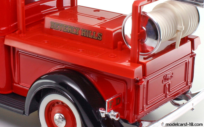 1936 - Ford V8 Fire Dept Truck Solido 1/19 (Rot / Schwarz) Kofferraum / Klappbare Scheinwerfer
