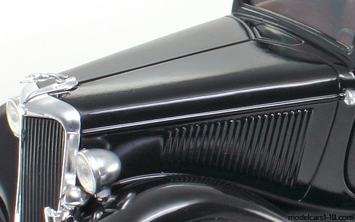 1934 - Ford V8 Police Solido 1/19 (Schwarz) Motor