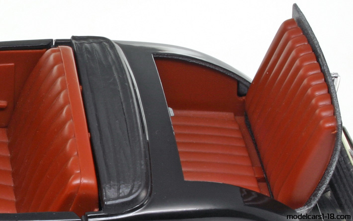 1934 - Ford V8 Roadster Solido 1/19 (Schwarz) Kofferraum / Klappbare Scheinwerfer