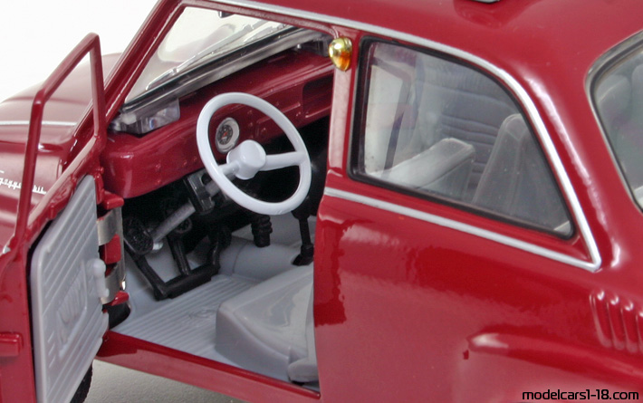 1955 - Goggomobil T250 Revell 1/18 (Rot) Innenraum Armaturenbrett