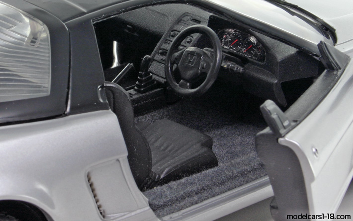 1990 - Honda NSX Kyosho 1/18 (Silber / Schwarz) Innenraum Armaturenbrett