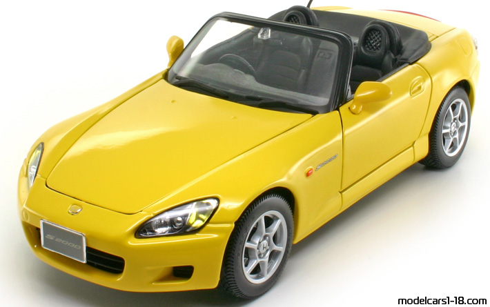 1999 - Honda S2000 Maisto 1/18 (Silber) Vorne linke Seite