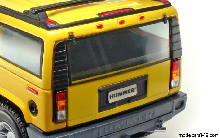2002 - Hummer H2 Wagon Maisto 1/18 (Gelb) Kofferraum / Klappbare Scheinwerfer