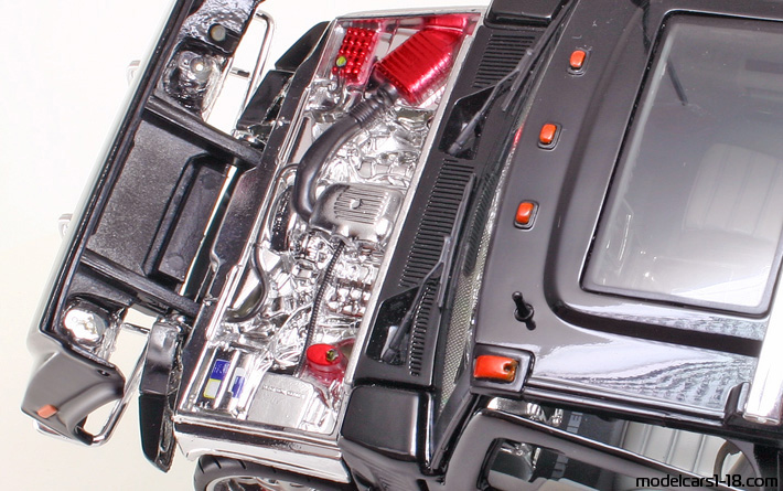 2002 - Hummer H2 Wagon Maisto 1/18 (Schwarz) Motor