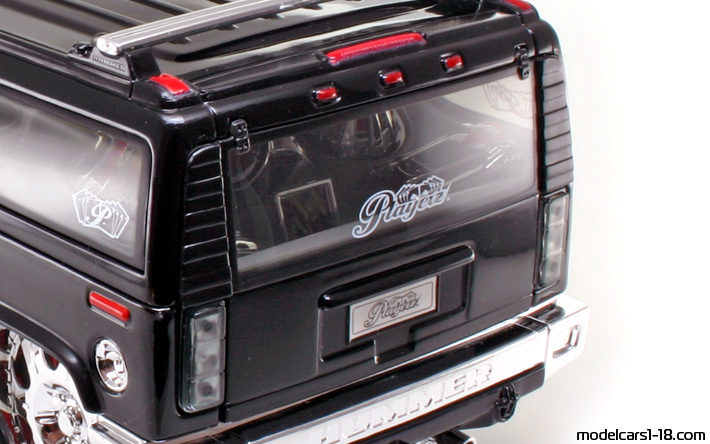 2002 - Hummer H2 Wagon Maisto 1/18 (Schwarz) Kofferraum / Klappbare Scheinwerfer