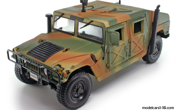 1992 - Hummer Humvee (HMMWV) Maisto 1/18 (Gold) Vorne linke Seite